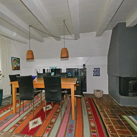 Holiday home Three-bedroom Holiday In