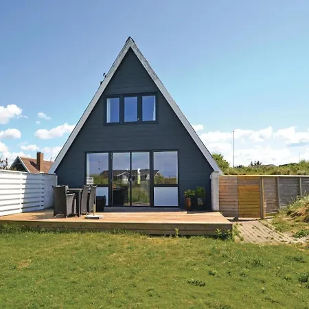 Three-bedroom Holiday In Holiday home